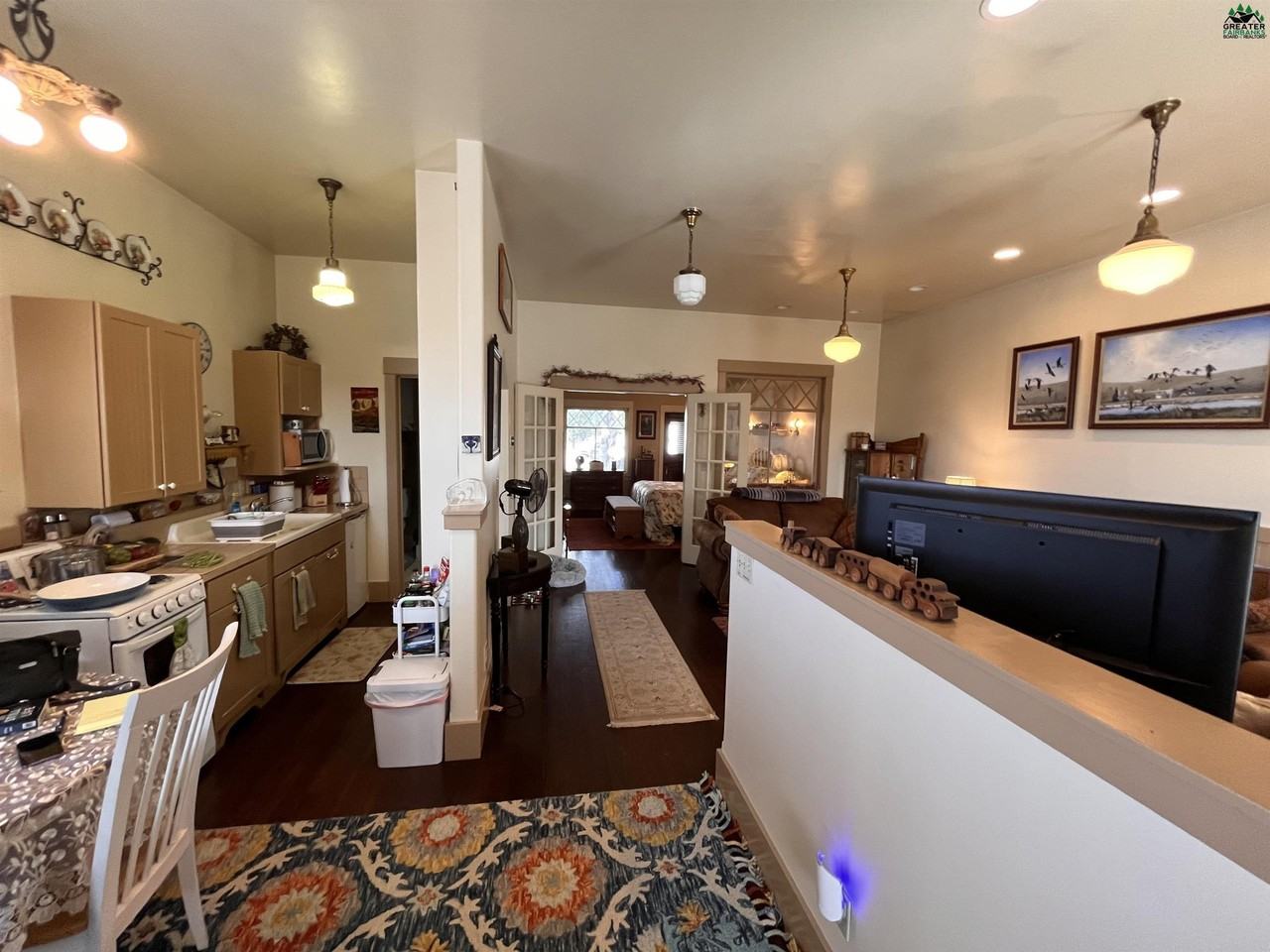 407 Fifth Avenue - Photo 7 of 25