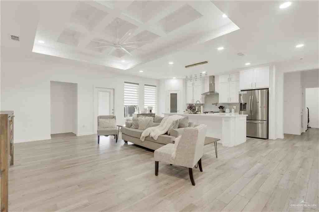 13905 N 35th St - Photo 4 of 21