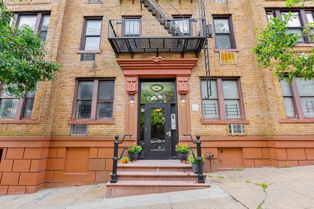 108 Waldo Ave #1D - Photo 2 of 18