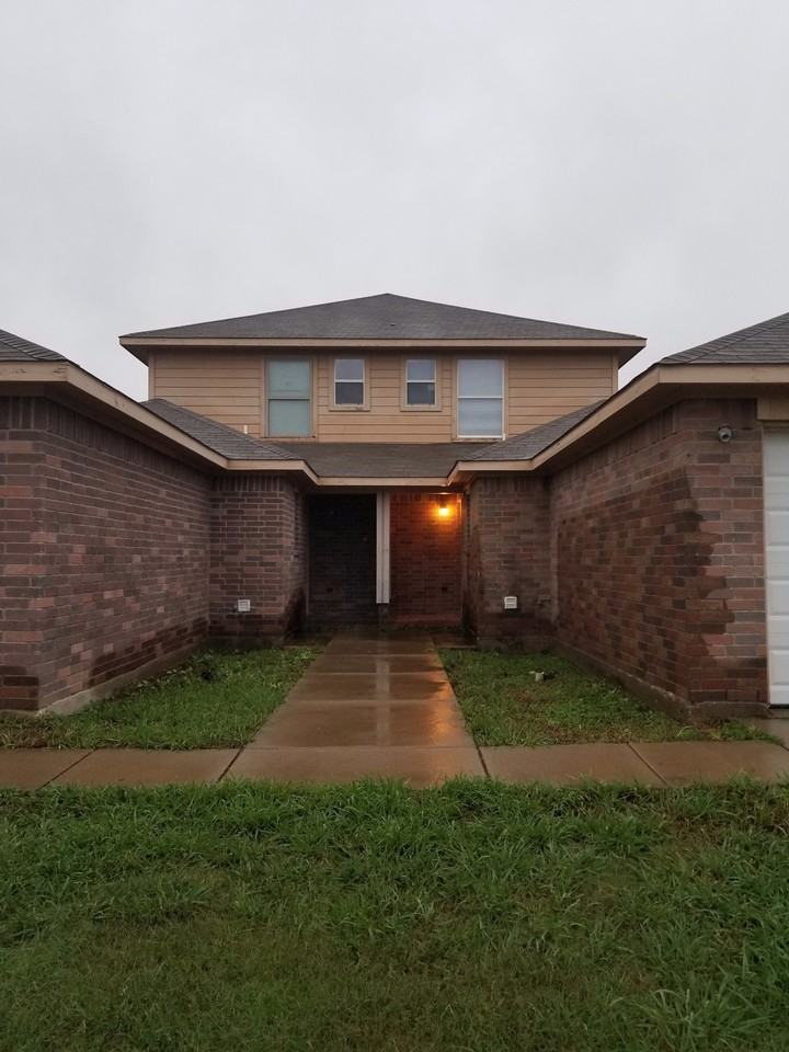 13625 Biggs Street - Photo 6 of 11