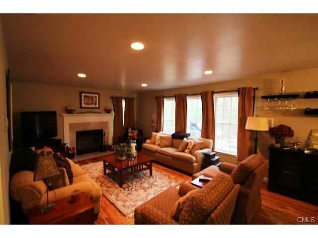 21 Candlewood Dr - Photo 2 of 18