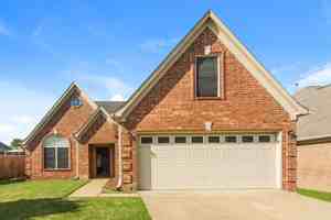 featured image of 9812 Southern Oak Way