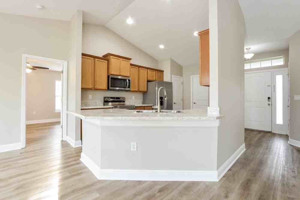 7636 Sloewood Dr - Photo 5 of 16