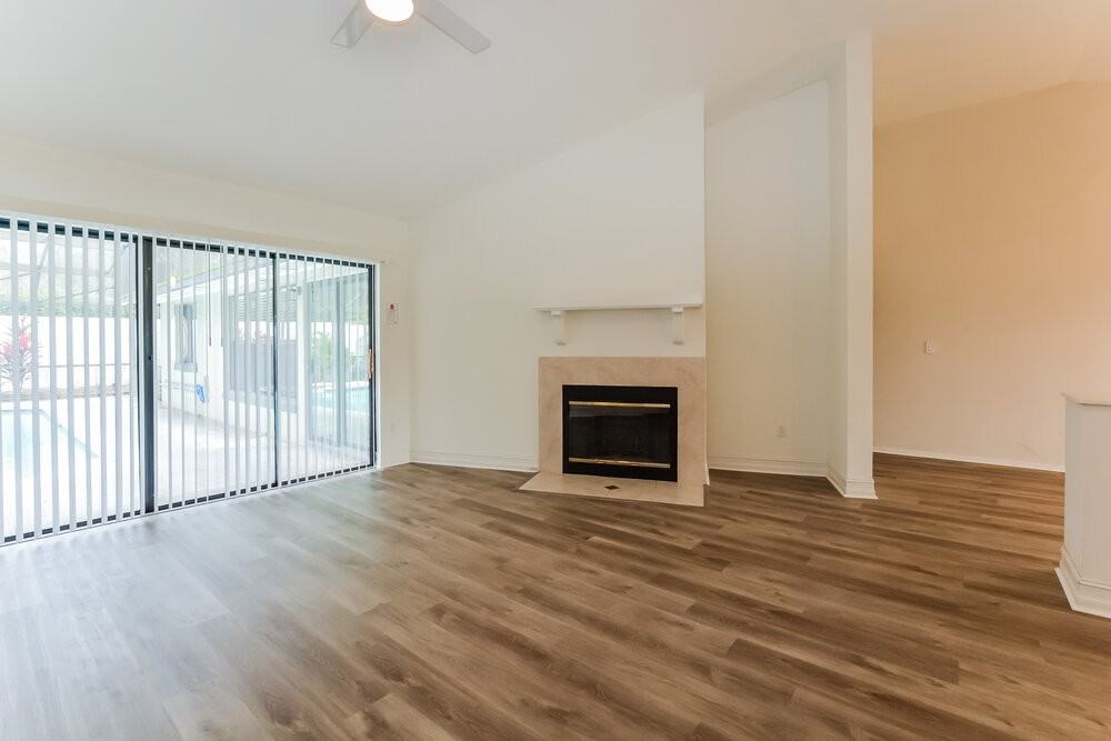 748 Tomlinson Ter - Photo 3 of 16