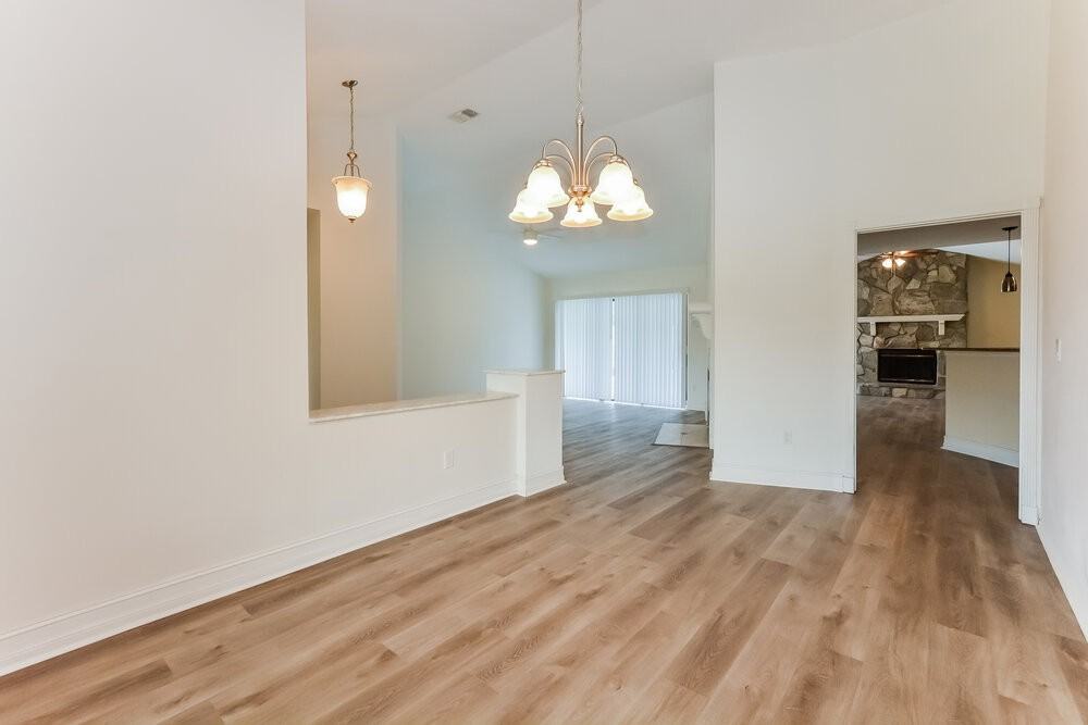748 Tomlinson Ter - Photo 5 of 16