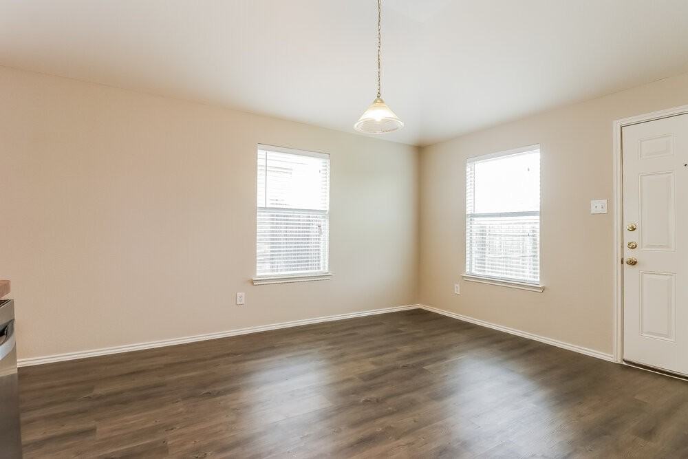 8020 Summer Stream Dr - Photo 4 of 15