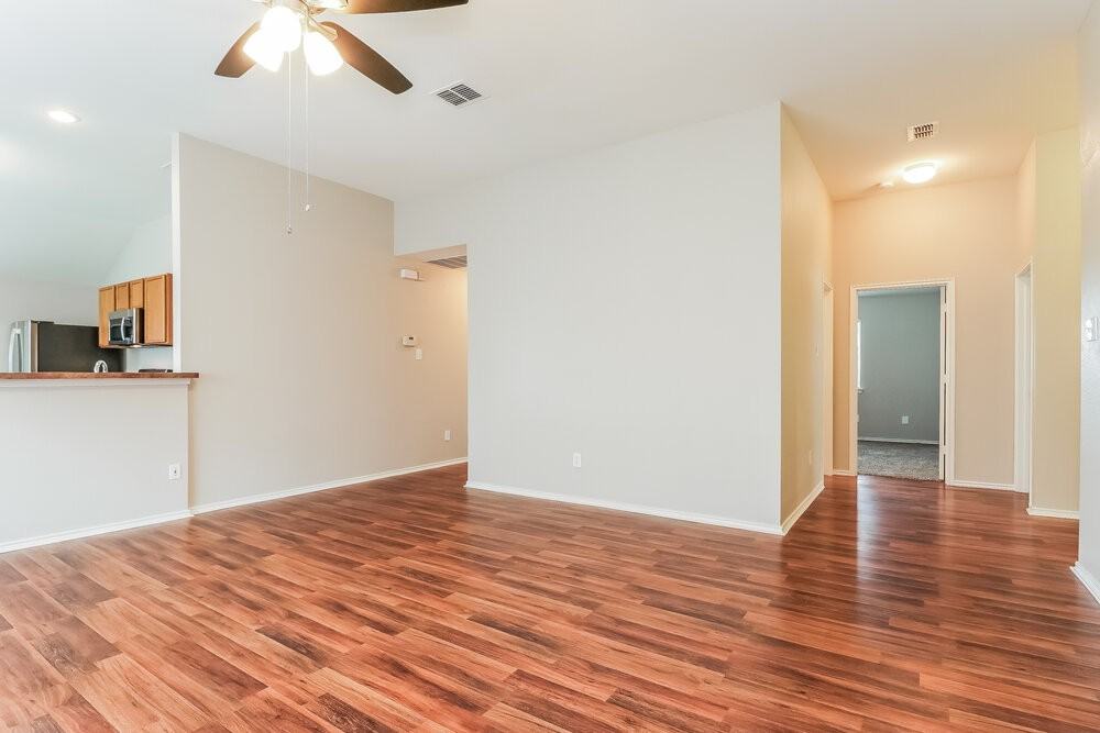 8020 Summer Stream Dr - Photo 5 of 15