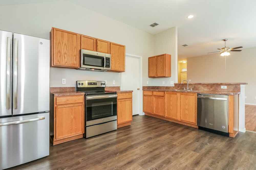 8020 Summer Stream Dr - Photo 7 of 15