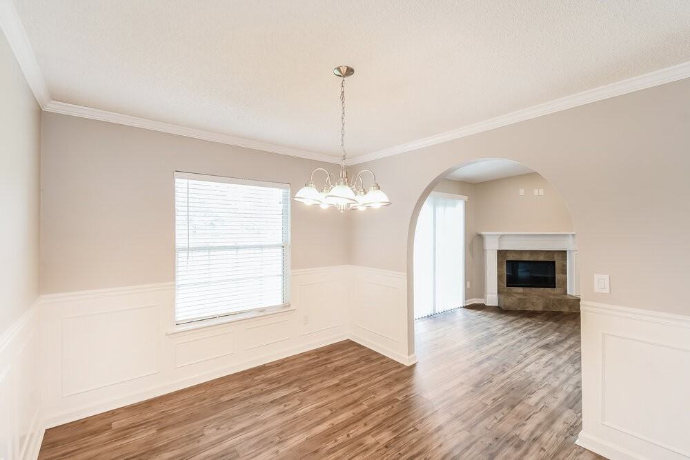 7957 Macinnes Dr - Photo 5 of 16