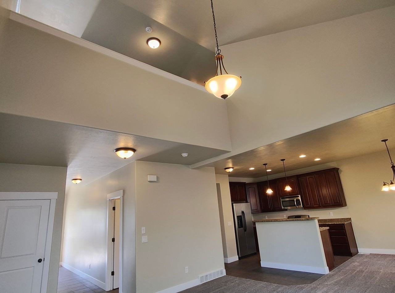 9012 S Quarry Stone Way - Photo 4 of 33
