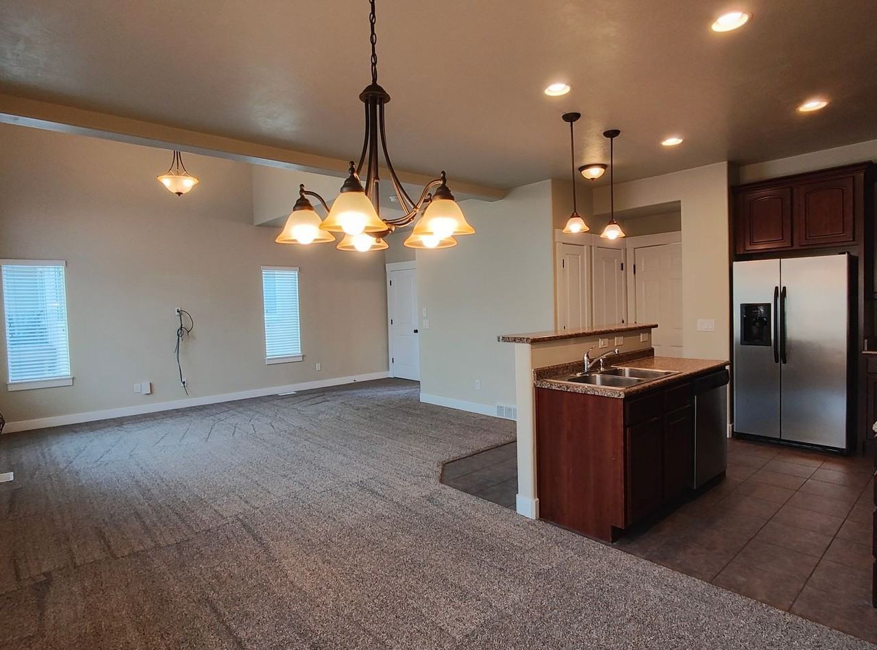 9012 S Quarry Stone Way - Photo 7 of 33