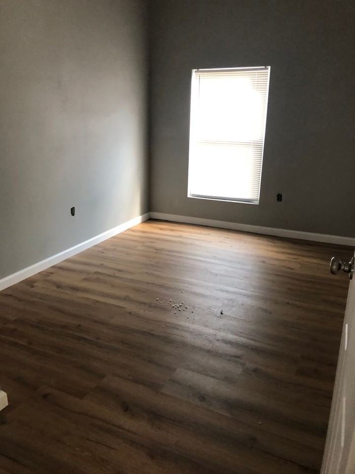 1636 N Sherman Ave - Photo 3 of 6