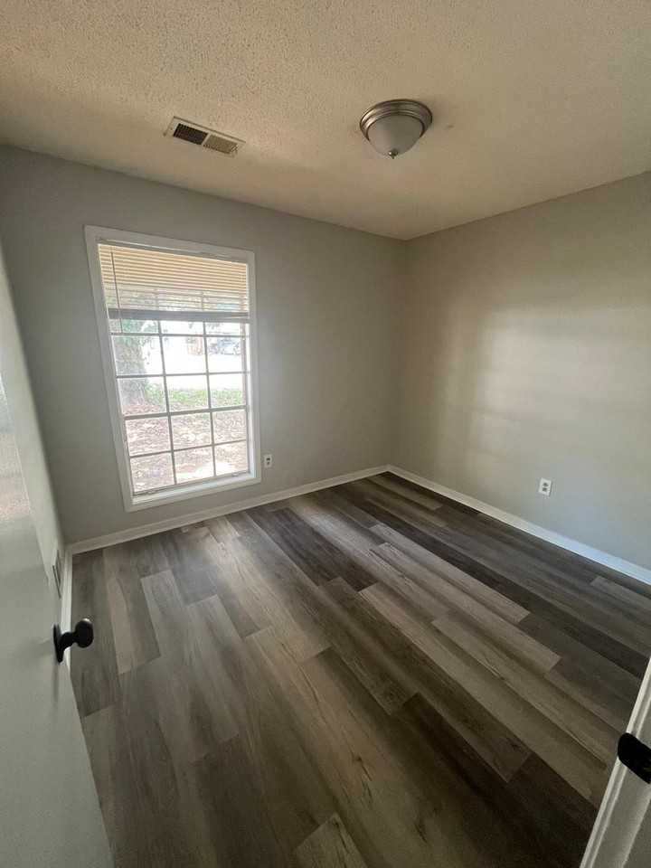 3423 Seaforth Dr - Photo 7 of 11