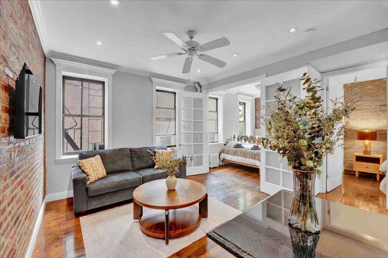 346 E 18th St #1254596P - Photo 7 of 44