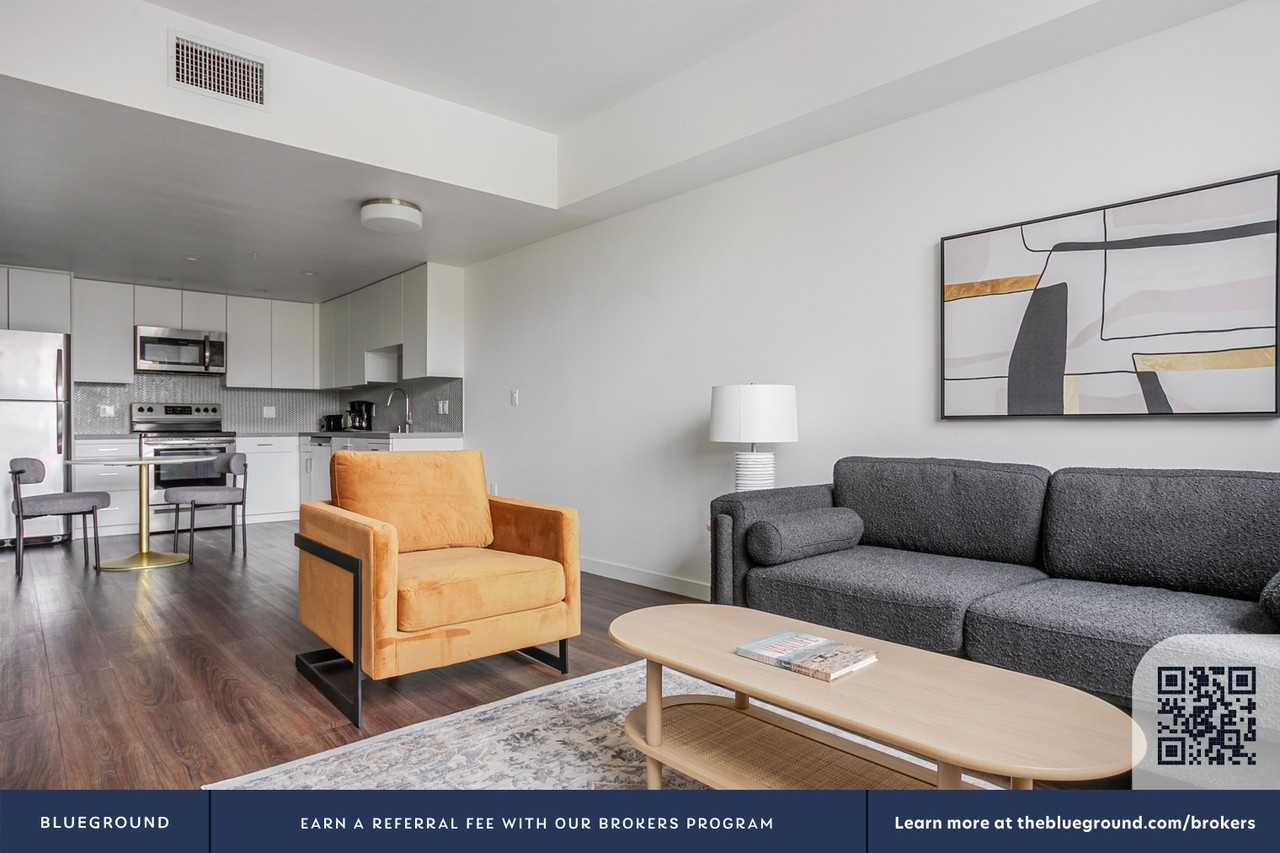 1011 S Serrano Ave #1418 - Photo 4 of 31