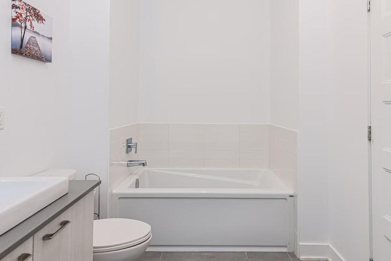 3505 Rue De Bullion #1261810P - Photo 7 of 18