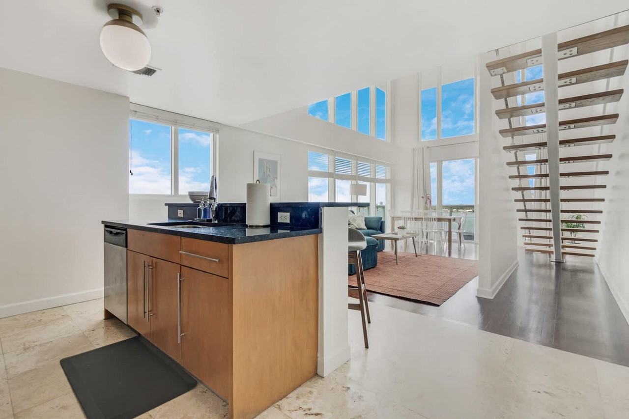 7939 East Drive - Photo 7 of 63