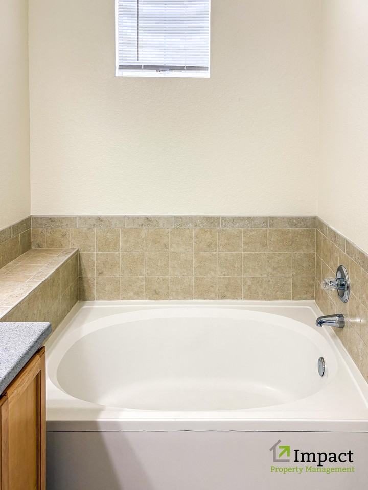 16071 E Geddes Dr #1 - Photo 7 of 26