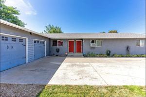 featured image of 200 Ne 7th St