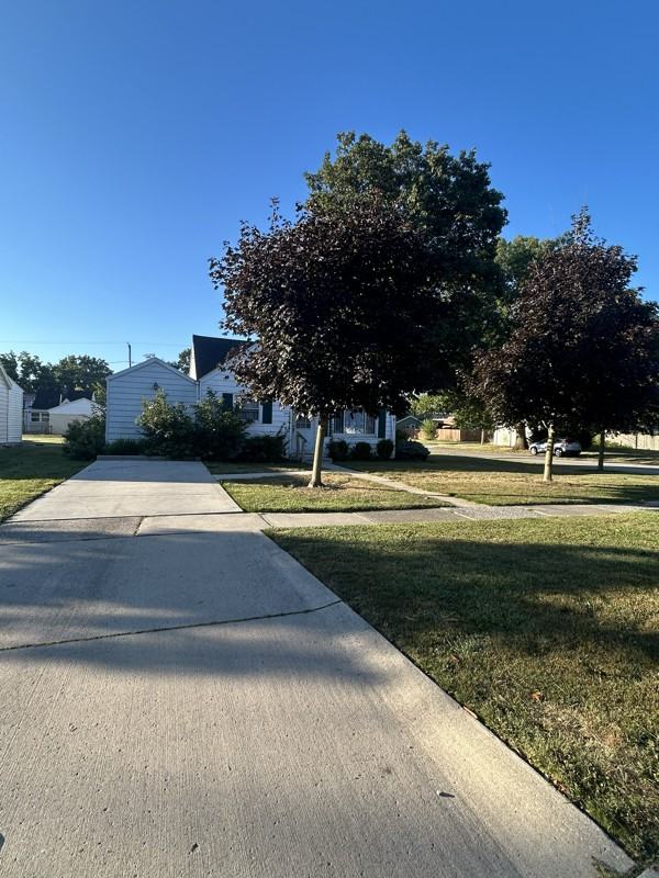 302 E Indiana Ave - Photo 2 of 17