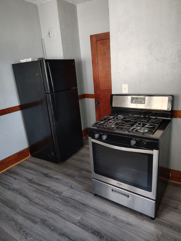 1121 E Ash St - Photo 5 of 5