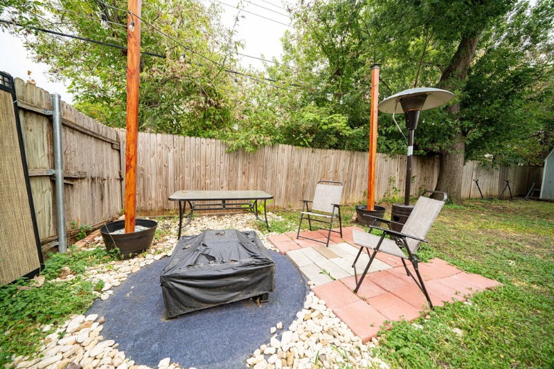 1703 Monaco Dr - Photo 5 of 19