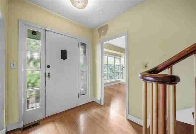 4390 Locarno Crescent #Room - Photo 7 of 11