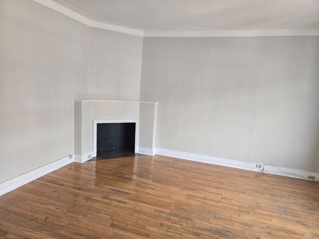 4982 Chemin Queen Mary #5 - Photo 3 of 12