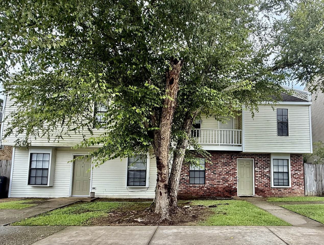 5121 E Hunters Chapel Ct #B