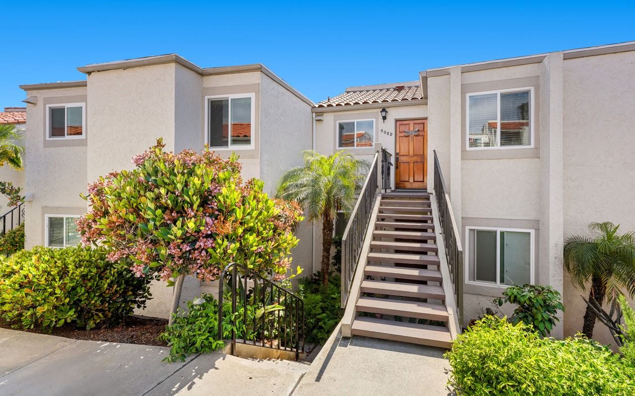 908 Caminito Madrigal #D - Photo 3 of 30