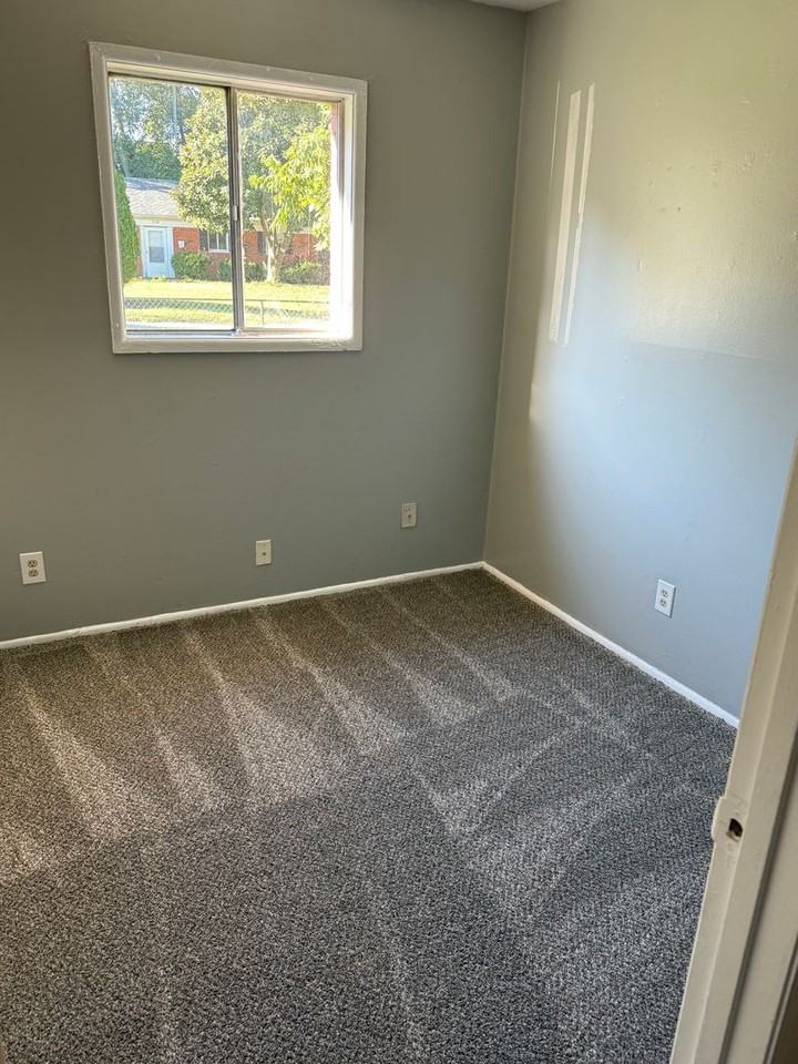 1109 Birch Dr - Photo 5 of 11