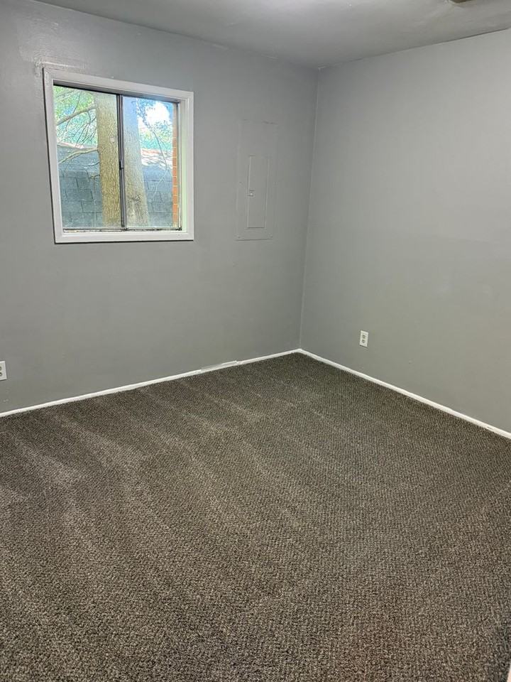 1109 Birch Dr - Photo 6 of 11
