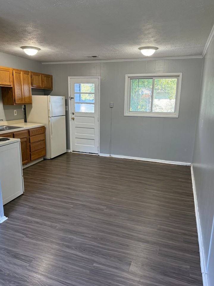 1109 Birch Dr - Photo 7 of 11