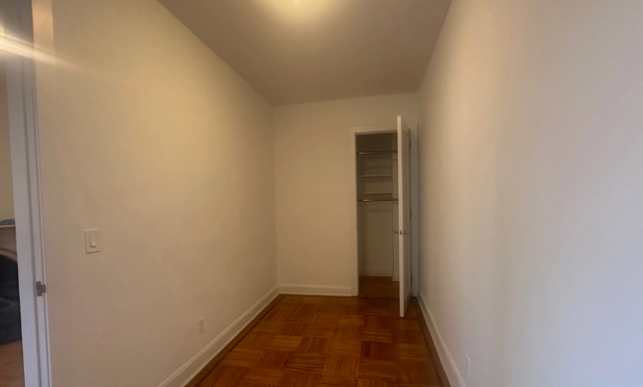 143 E 72nd St #4R - Photo 3 of 4