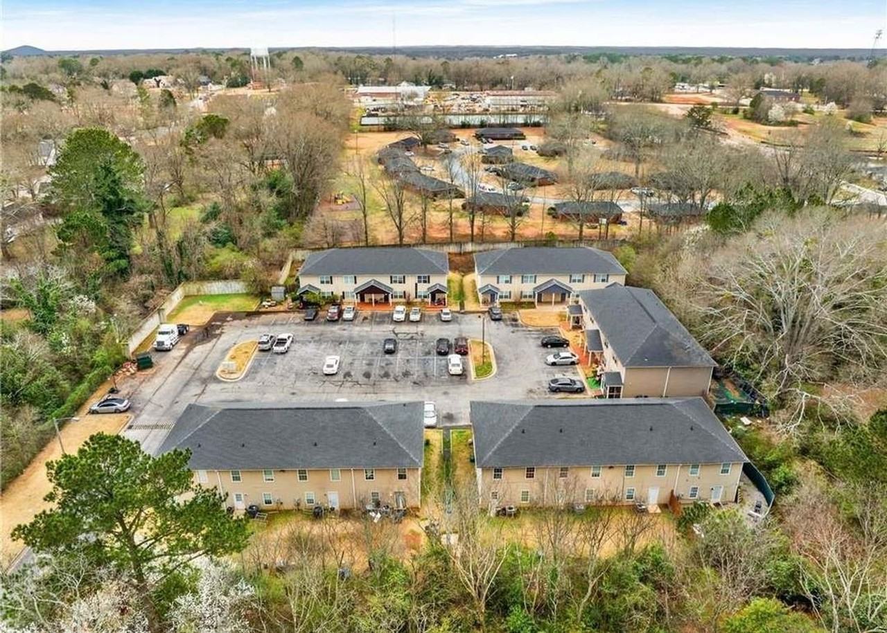 Maple Place Apartments - Photo 2 of 17