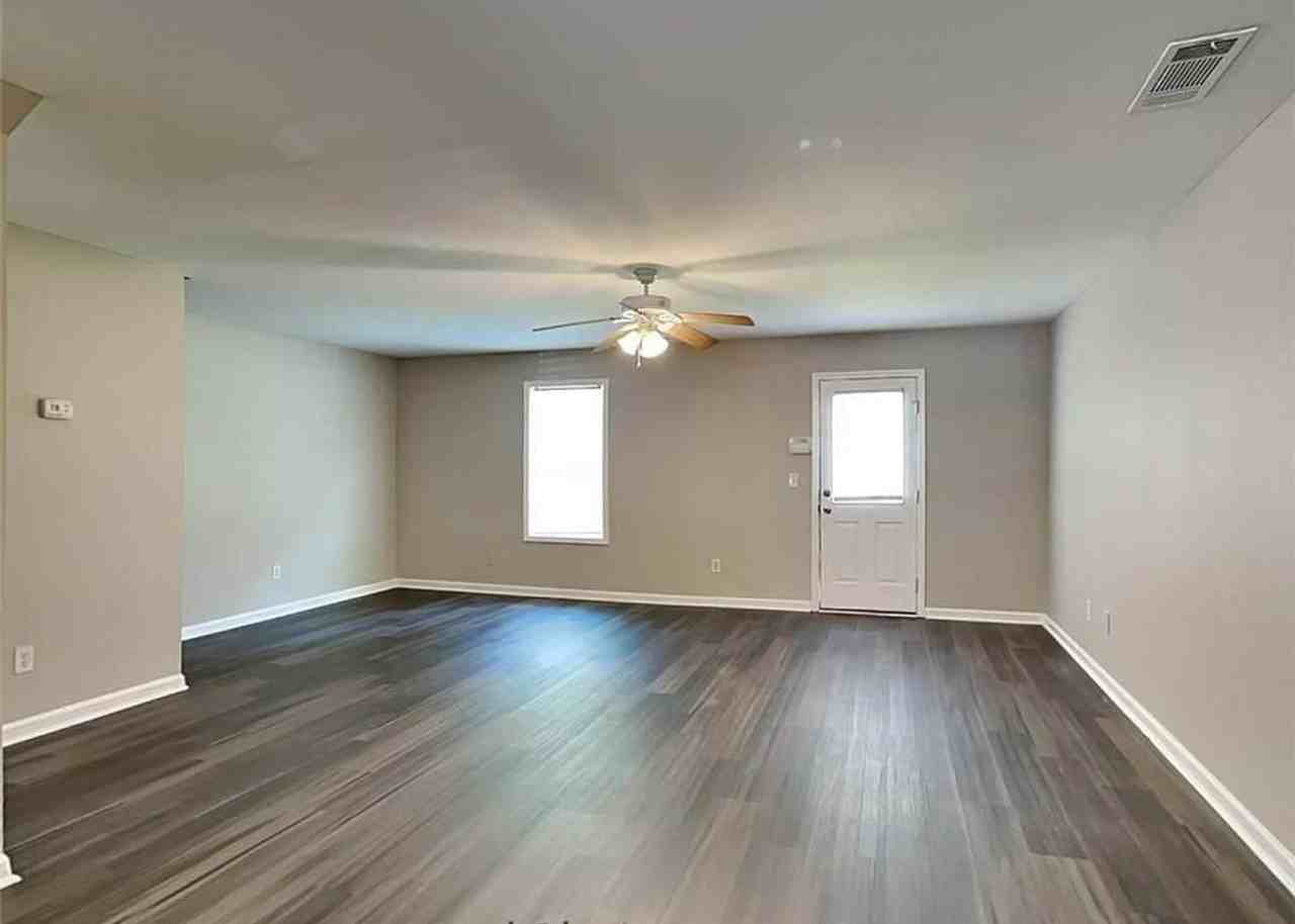 Maple Place Apartments - Photo 6 of 17