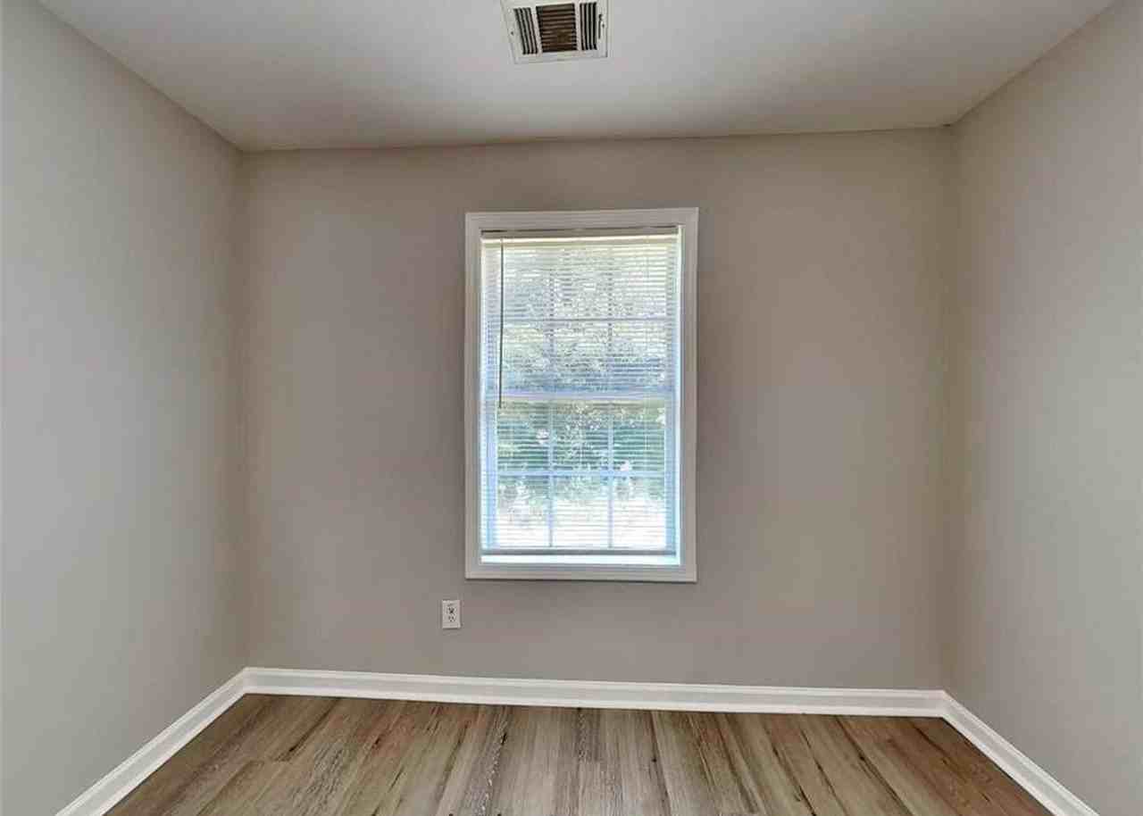 Maple Place Apartments - Photo 7 of 17