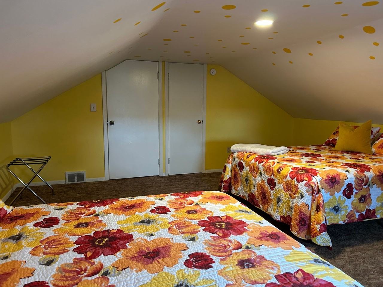 3765 Edgewater Boulevard - Photo 3 of 25