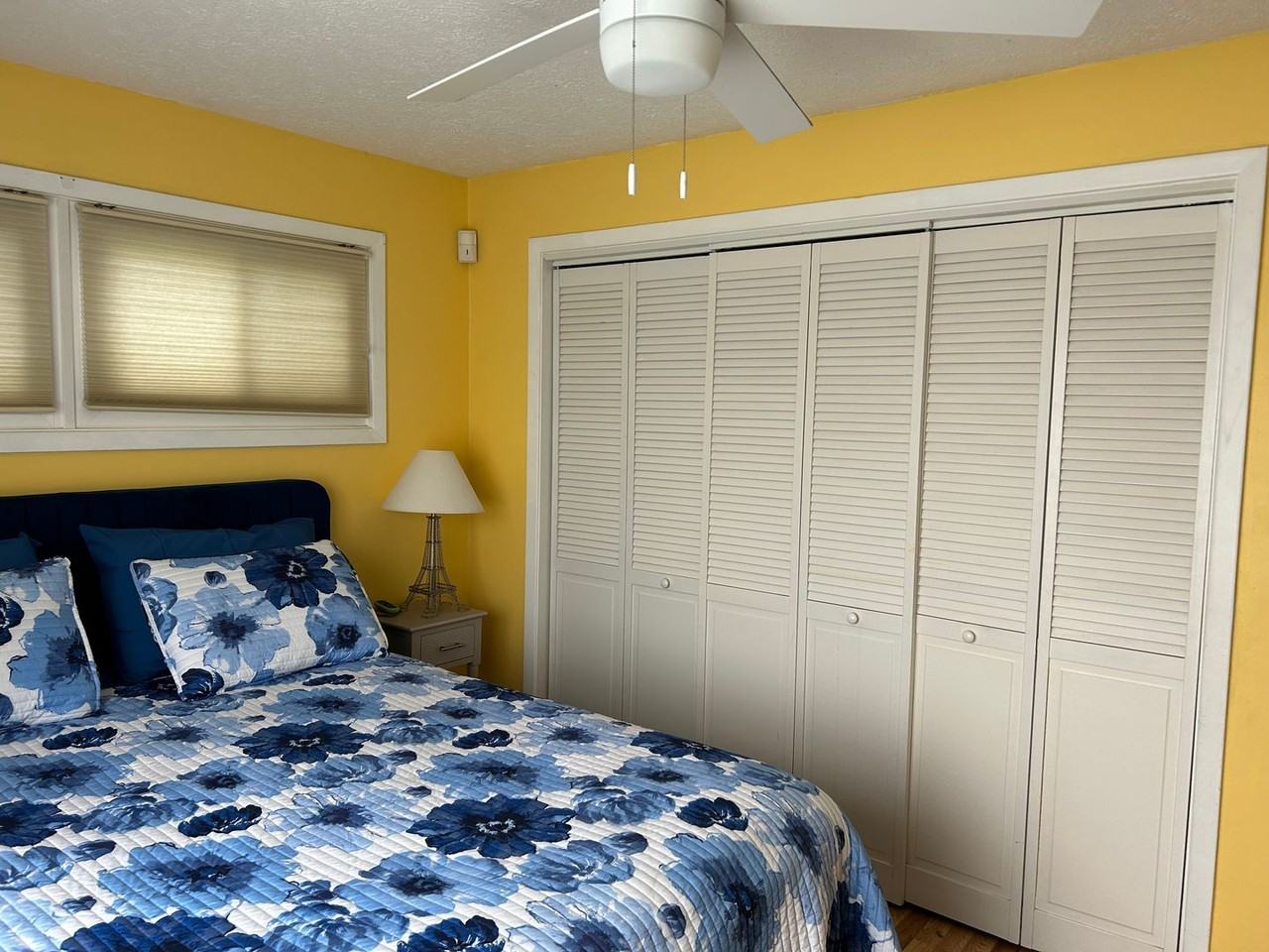 3765 Edgewater Boulevard - Photo 4 of 25