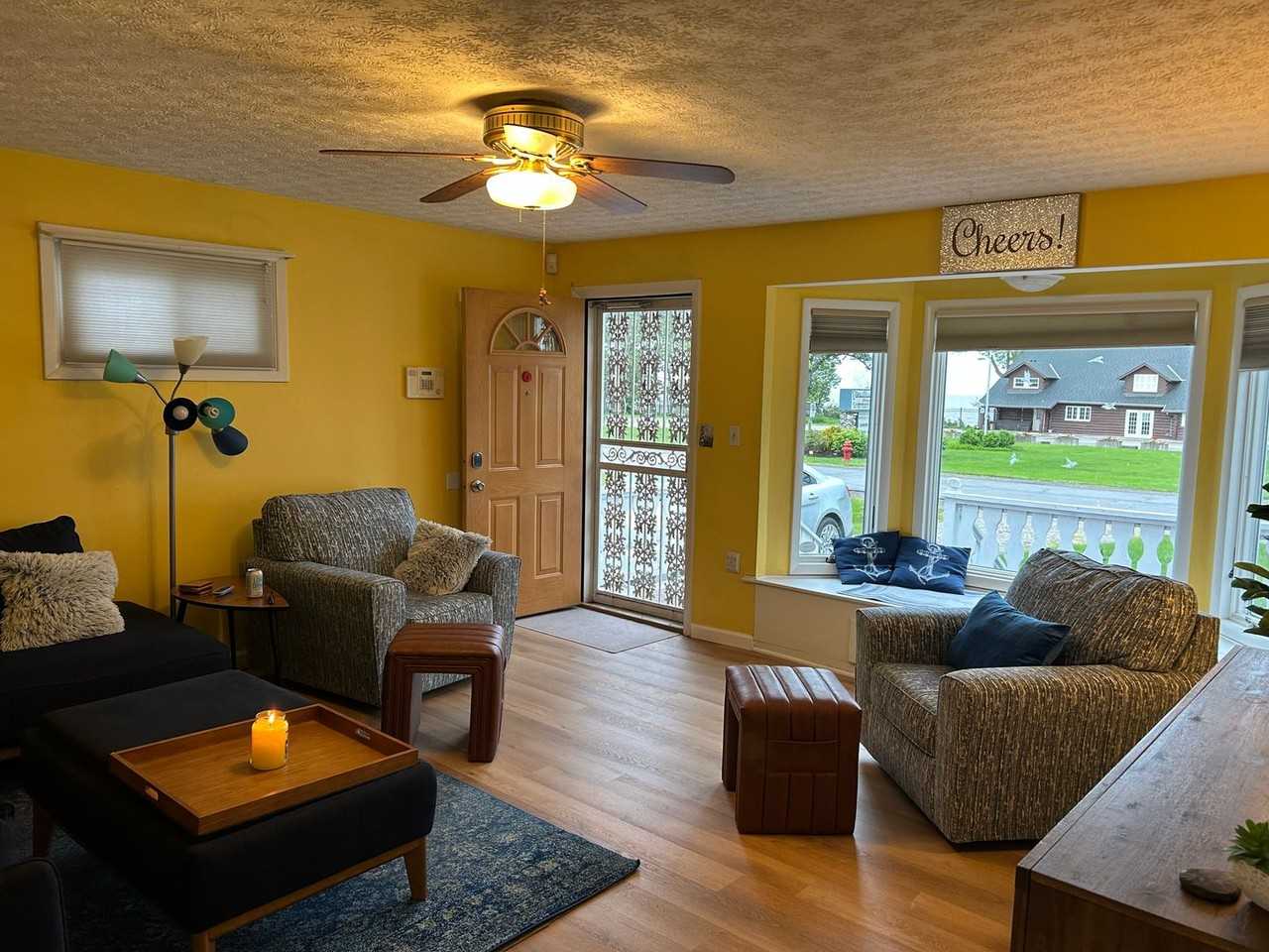 3765 Edgewater Boulevard - Photo 7 of 25