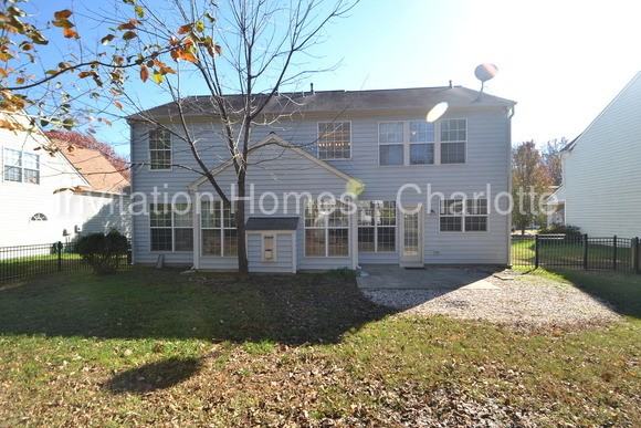 6110 Creekview Ct - Photo 3 of 5