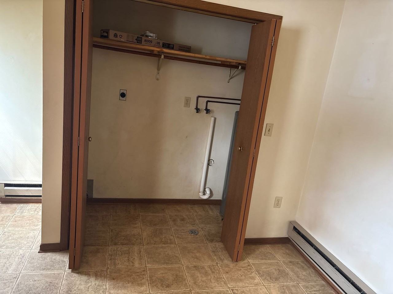 600 Hollywood Dr - Photo 2 of 16