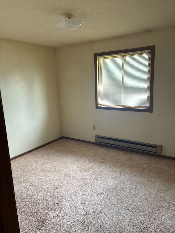 600 Hollywood Dr - Photo 3 of 16