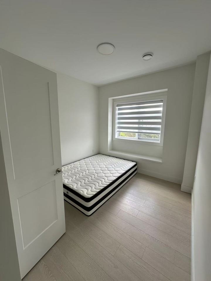 9633 Steveston Highway - Photo 2 of 7