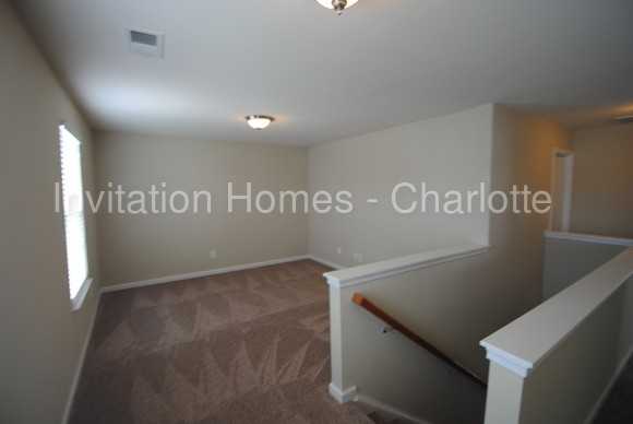 10830 Tailwater St - Photo 2 of 8