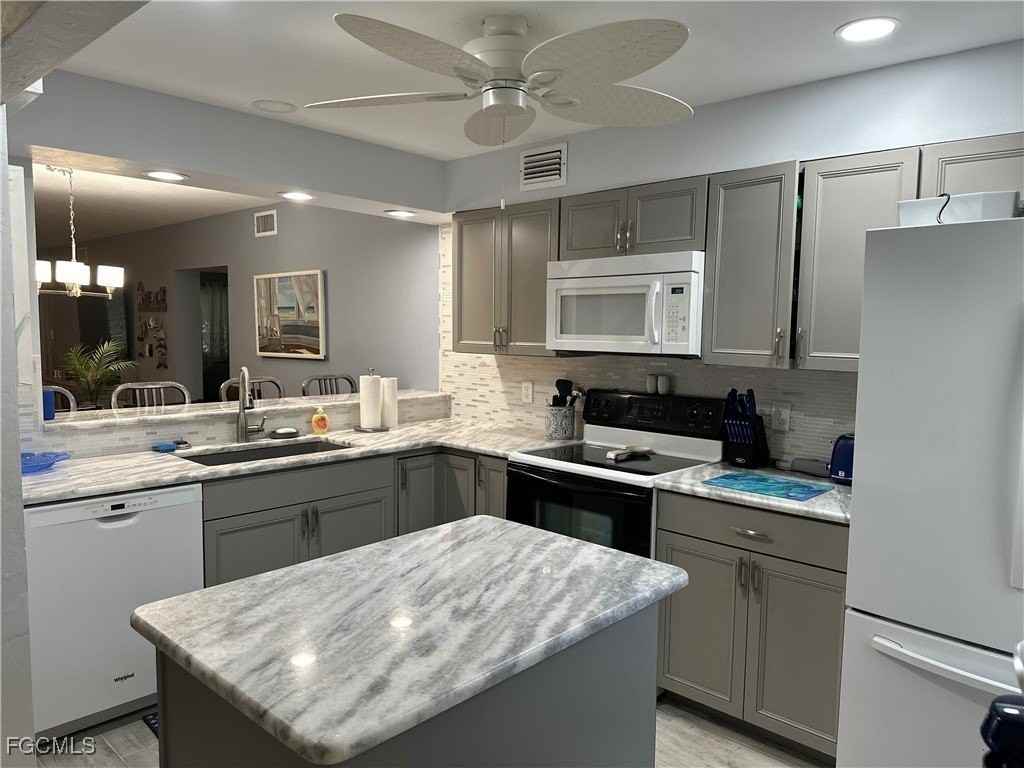 4002 Southeast 19th Avenue #106 - Photo 2 of 41