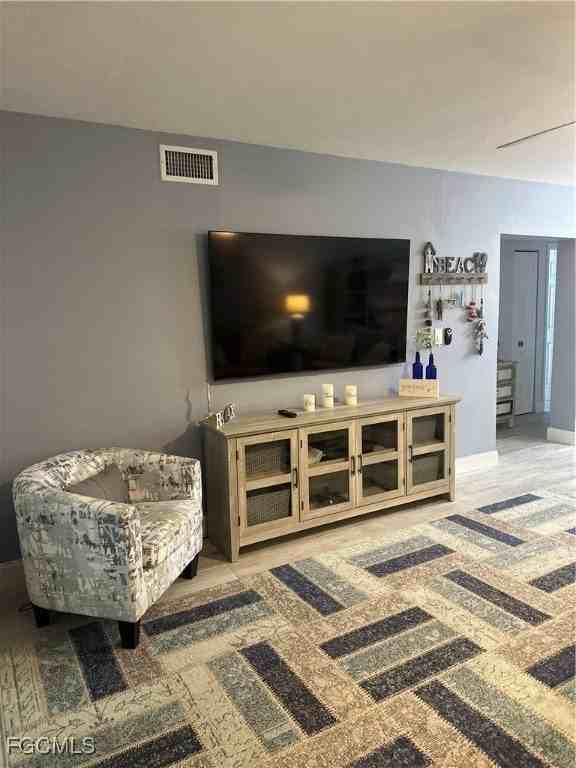 4002 Southeast 19th Avenue #106 - Photo 6 of 41