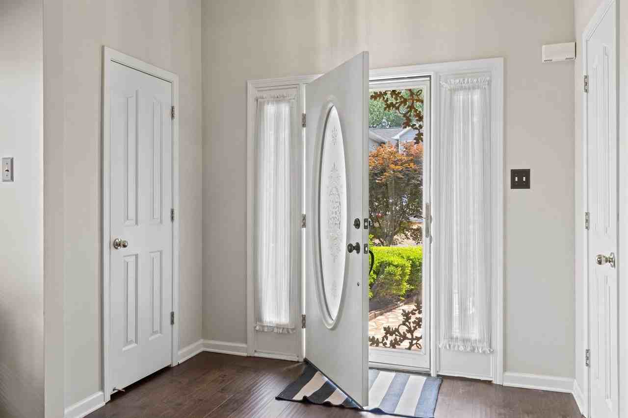 130 Riverwalk Pl - Photo 4 of 28