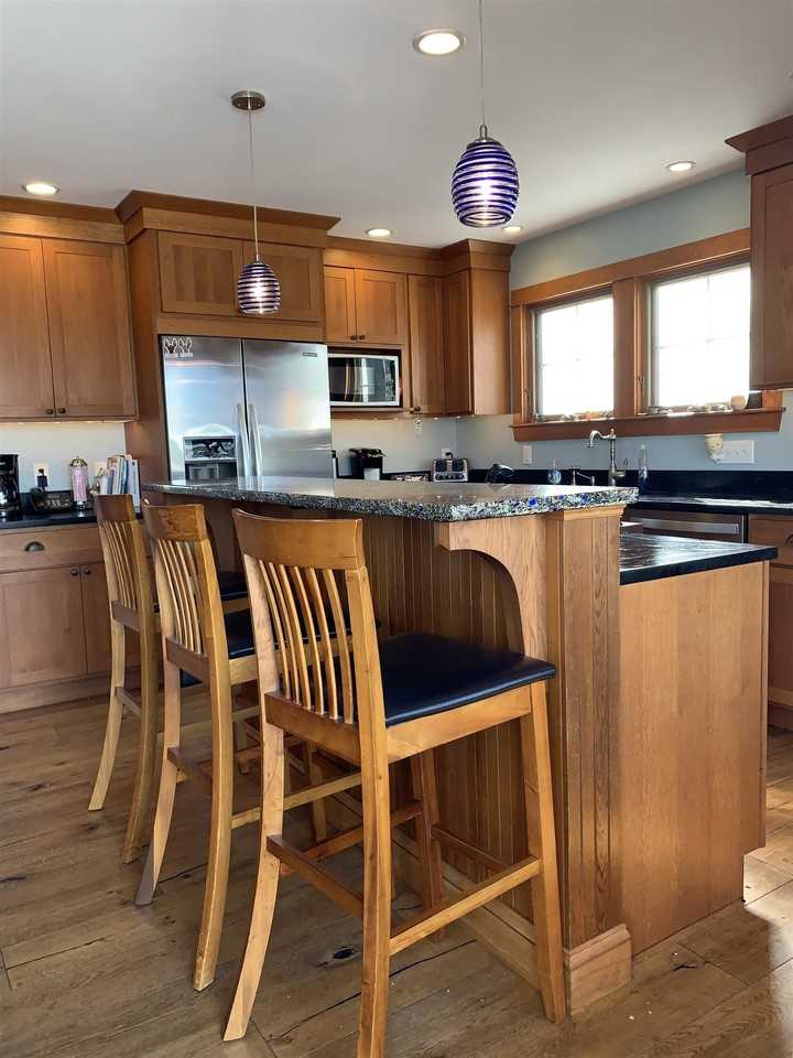 1665 Ocean Blvd - Photo 4 of 32