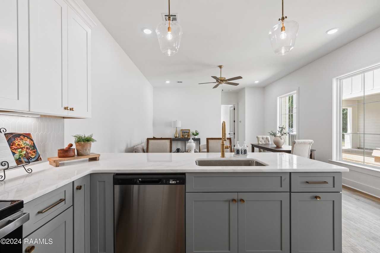 120 Mayberry Grove St - Photo 6 of 25